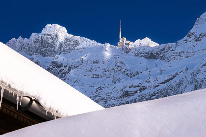 Der-Saentis-frisch-verschneit-scaled